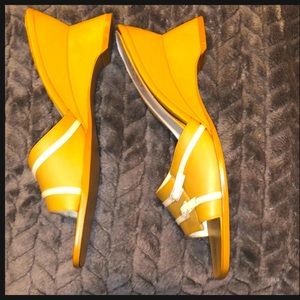 BCBG Slide Sandal with buckles. Sz 8. Tan